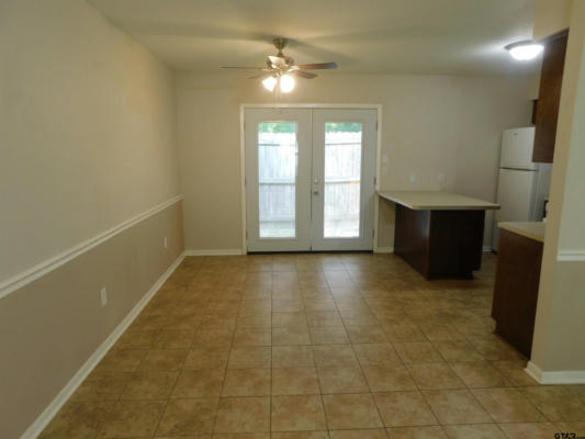 602 E SOUTH ST APT 1, LINDALE, TX 75771, photo 3 of 9
