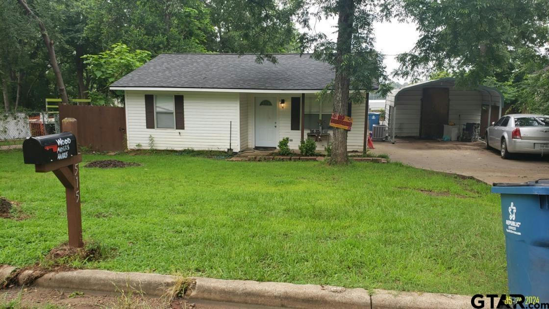 515 W MARSHALL AVE, GLADEWATER, TX 75647, photo 1 of 6
